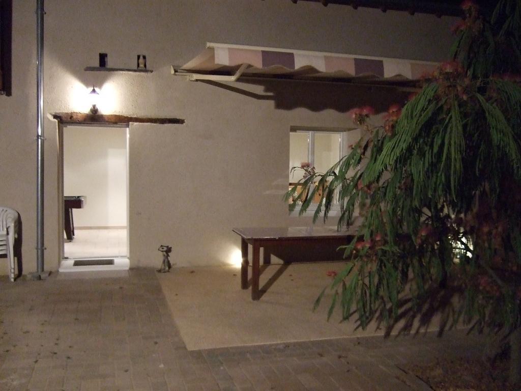 Bed and Breakfast Les Escargots Vauchretien Екстер'єр фото